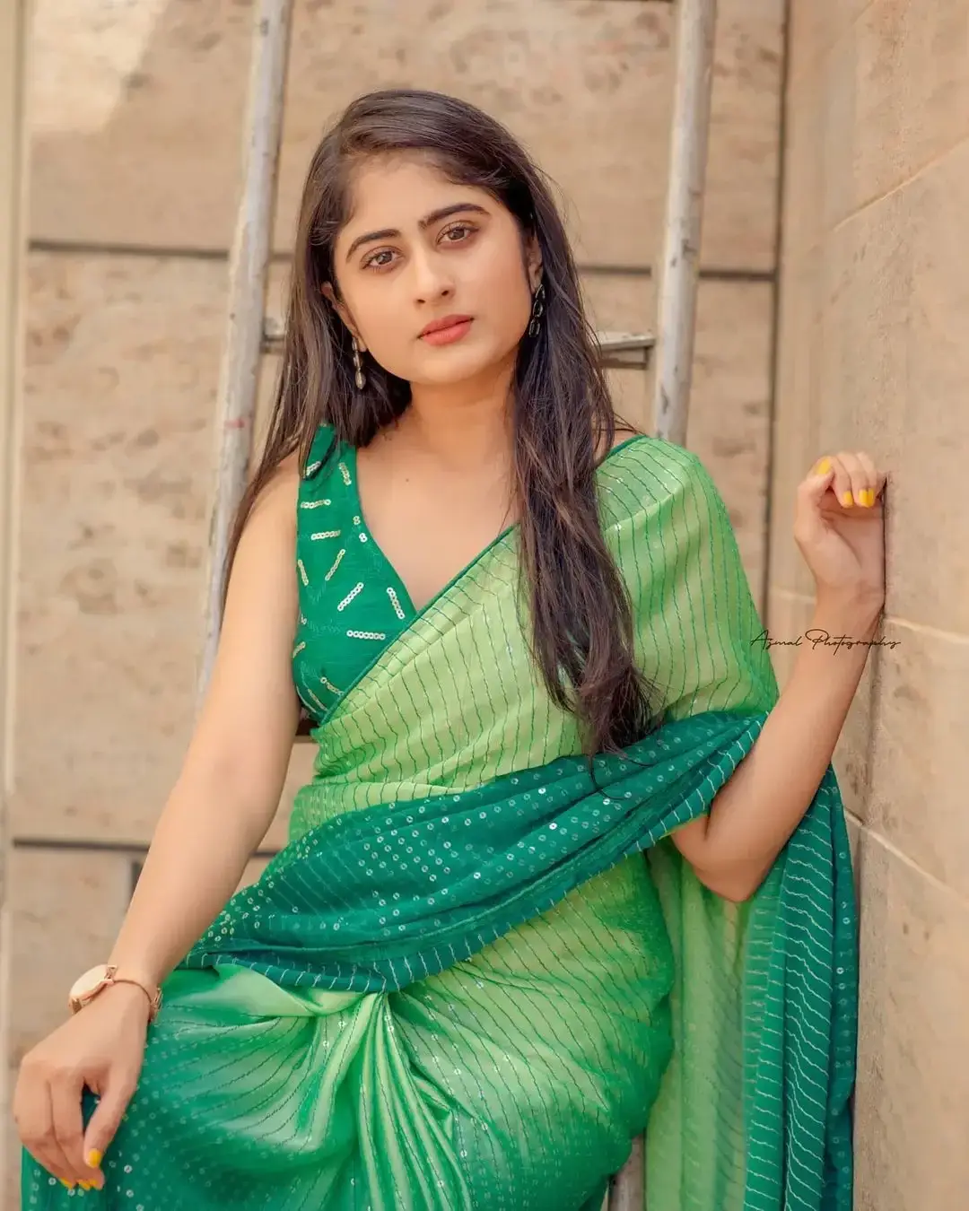 INDIAN TV ACTRESS KRISHNA PRIYA NAIR IMAGES IN GREEN SAREE